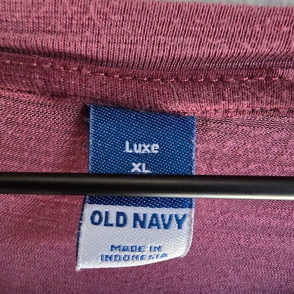 Red Camo Print Tee - Old Navy - XL - Picture 3 of 3